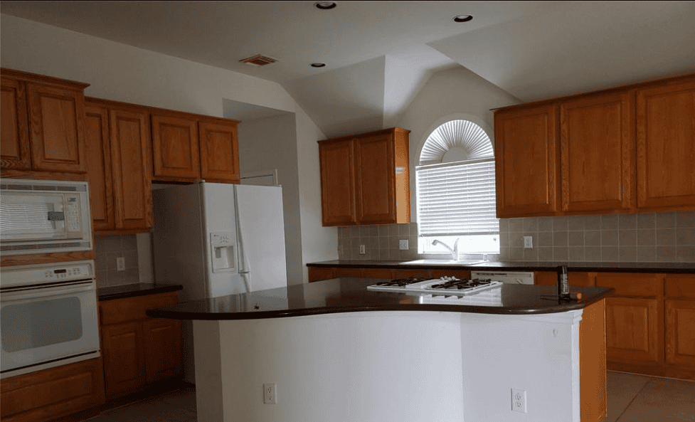 Kitchen before interior remodel in Houston Texas
